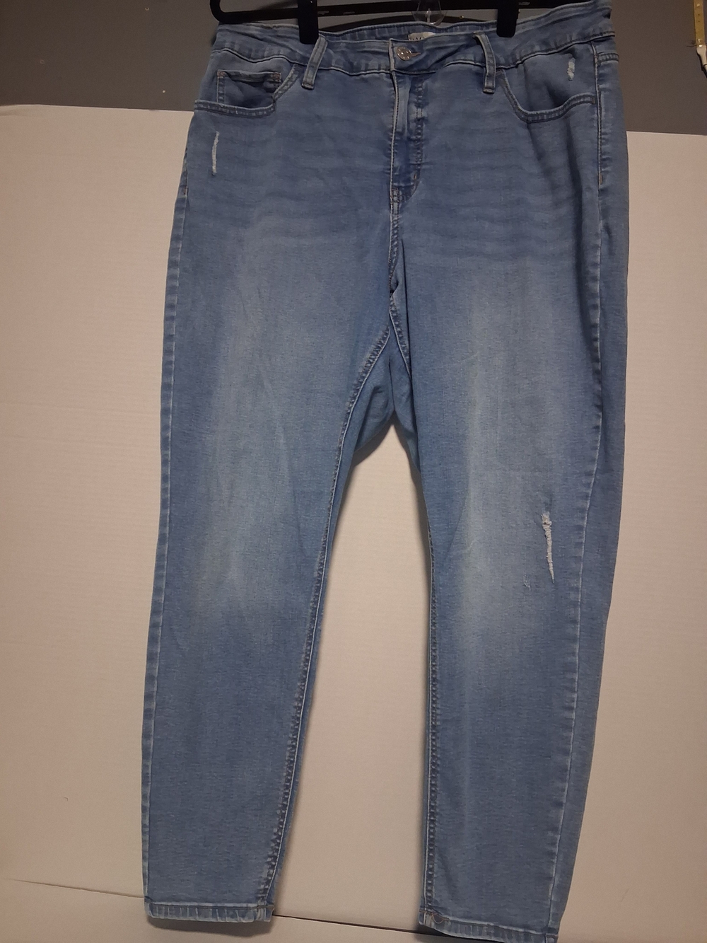 Ava & Viv Light Wash Skinny Jeans 18